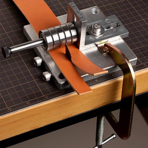 Leather Strap Cutter Belt cutting machine Adjustable skiver Hand Cut Strip Tool with G-Clamps, 10 Sharp Blades, 8 Wrenches