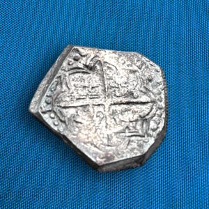 Atocha 8 Reales Cob Cut Hand Struck Coin  (1617) Assayer M VIII Hand Struck Solid Silver Coin