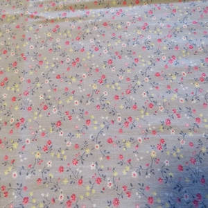 Gray Calico by Cranston. 1/2 Yard.