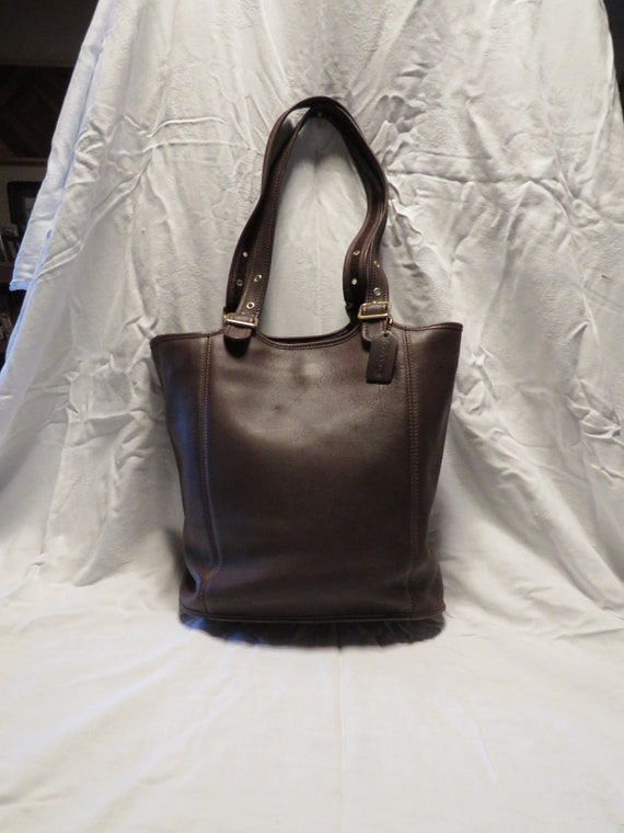 Lot - Authentic Coach Handbag No. E05W-8K05
