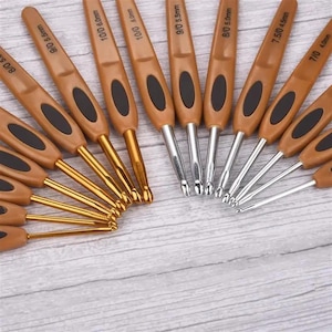 Juego de 8 ganchos de ganchillo de 2,5 mm a 6 mm con mangos ergonómicos, agujas de tejer para manualidades con hilo y amigurumi.