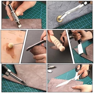Puede incluir: Una colecci&oacute;n de herramientas de marroquiner&iacute;a, que incluye un biselador de bordes met&aacute;lico, una rueda de coser, un ranurador de cuero con mango de madera, un bru&ntilde;idor, un cuchillo de cuero, una lezna curva y tijeras. Las herramientas se muestran en uso sobre cuero.