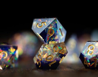 Lila Space Würfel Set für DnD | Sharp Edge Polyedrischen Würfel | Galaxy-Thema Etherealms Würfel für Tabletop-Rollenspiele