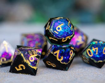 Dnd dice / Sharp Edge Dice set for DnD / Polyhedral dice set / Dnd Gifts / Dnd Resin Dice Set / Luminous Hex / Purple Dice Pink