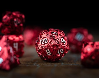 Rode metalen dobbelsteenset voor DnD | Blood Hunter polyedrische dobbelstenen | Rode metalen dobbelstenen voor tafel-RPG's