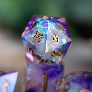 Dnd Dice / Sharp Edge Dice / Glitter dnd Dice set / Duskbloom / Purple Dice