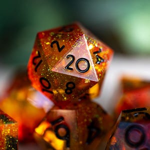 Dnd Dice / Sharp Edge Dice / Glitter dnd Dice set / Amberglow