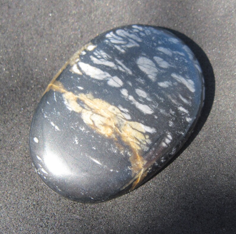 Picasso marble cabochon