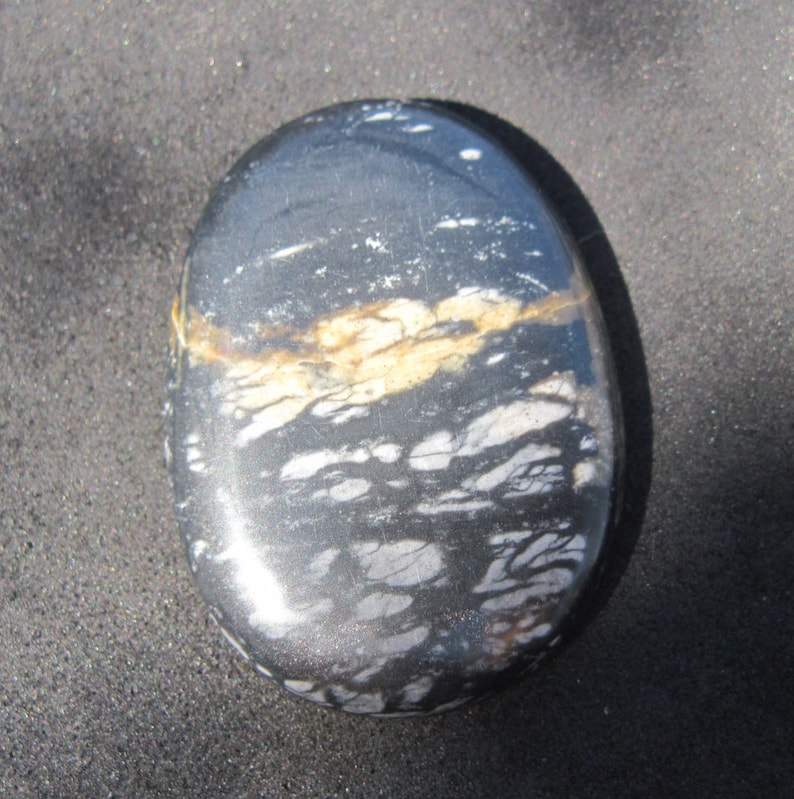 Picasso marble cabochon