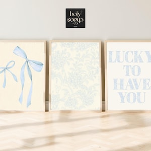 Lucky to Have You Print, Blue Floral Bow Wall Art, Trendy Aesthetic Coquette Décor, College Dorm Apartment, Chinoiserie Grandmillennial Art
