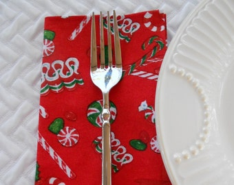 Christmas Candy Cloth Napkins: Red Holiday Lunch Napkins (Set of 4)
