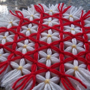 Retro Woven Kitchen Trivet, Ruby Red Trellis, Yarn Hot Pad, Yarn Serving Mat, Yarn Trivet, Woven Mat, Red Hot Pad, Daisy Trivet, Red Flowers
