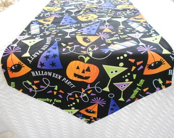 Halloween Table Runner: Spooky Party Pumpkins, Cocktails, Spiders (36 Inch)