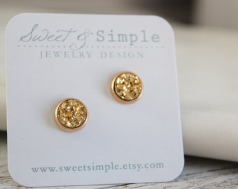 Pale gold druzy stud earrings | Small post earrings | golden shimmer druzys