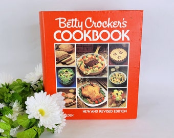 Betty Crocker's Cookbook 5 Ring Binder 1978 Edition