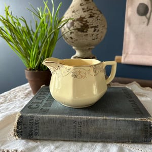 Vintage 1942 Homer Laughlin Garland Pattern Century Shape Creamer
