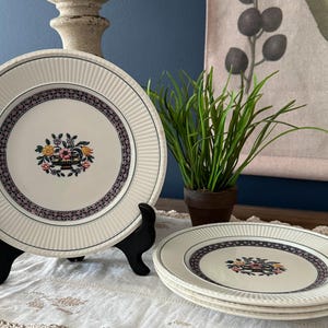 Vintage Set of 3 Wedgewood Trentham Made in England Luncheon 8&quot;  Plates