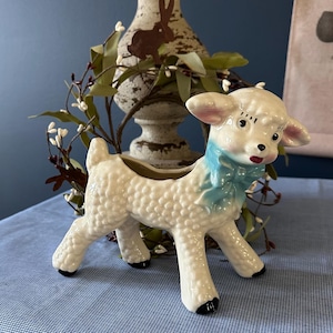 Darling vintage lamsplanter - schattig voor de lente en de babykamer!