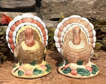 Vintage set med salt- och pepparkar i bisqueporslin, kalkon