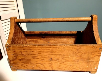 Caja de herramientas de madera vintage