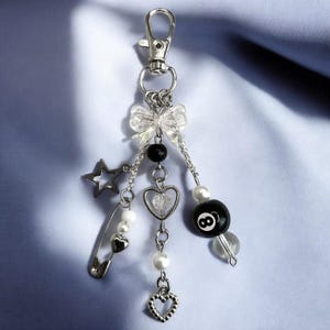 Handgemachte Nummer 8 Billard Kugel Schlüsselanhänger - Glücksbringer Tasche Accessoire, Ästhetischer Schwarzer Ball Schlüsselanhänger, Einzigartiges Geschenk für Pool Liebhaber, Minimalistisch