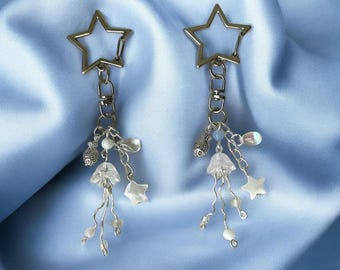 Handmade Wave Fish Sea-Themed Beaded Keychain | White & Blue Ocean-Inspired Keychain | Nautical Sea Life Accessory