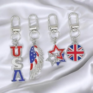 USA Flag Keychain, Metal Key Ring with Star & Stripes, Patriotic Souvenir Christmas Gifts for Men or Women