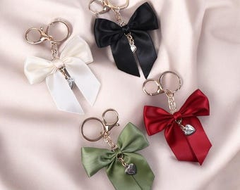 Porte-clés noeud coquette avec breloque coeur - Joli porte-clés multicolore, breloque de sac girly, accessoire kawaii, cadeau pour elle