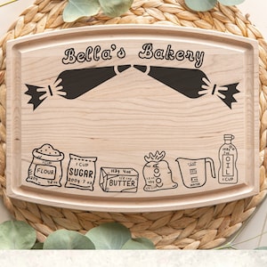 Tabla de cortar arqueada grabada: regalo de cocina personalizado de arce o nogal