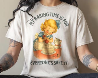 Funny Baking T-Shirt, Retro Vintage Cake Decorator Shirt, Foodie Tee for Bakers and Cake Lovers