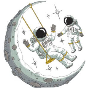Könnte beinhalten: Illustration von zwei Astronauten in weißen Raumanzügen. Ein Astronaut schwingt auf einer gelben Schaukel, die an einem Halbmond befestigt ist. Der andere Astronaut schwebt in der Nähe. Der Mond ist grau mit Kratern, und Sterne sind verstreut.