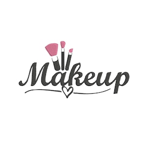 Peut inclure: Le mot "Makeup" dans une police élégante et cursive, avec un symbole de cœur en dessous. Au-dessus du mot se trouvent trois pinceaux de maquillage avec des poils roses et des manches noirs. Le fond est blanc.