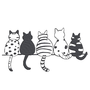 Puede incluir: Ilustración de cinco gatos sentados uno al lado del otro en una línea. Los gatos están representados en blanco y negro, con varios patrones, incluyendo lunares y rayas. Los gatos están de espaldas, con las colas colgando.