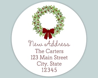 Pegatina personalizada para nueva dirección: Corona rústica navideña verde y roja - Anuncio de mudanza