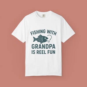Maglietta "Pesca con il nonno", maglietta per pescatori all'aperto, simpatico regalo per il nonno, maglietta per hobby naturalistico