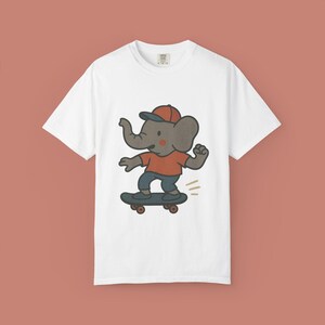 Camiseta de elefante patinador / Camiseta de skate con animales, diseño de jungla urbana, estilo kidcore divertido, regalo retro para patinadores