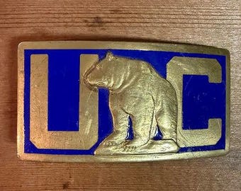希少な1930年代のヴィンテージUCデイビス農業。クマ、真鍮と青いエナメル、卒業生、大学、ロビンス社。