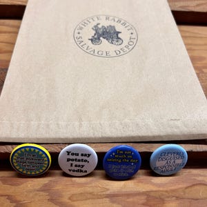 Retro Pinback Buttons 4er Set (New Old Stock)