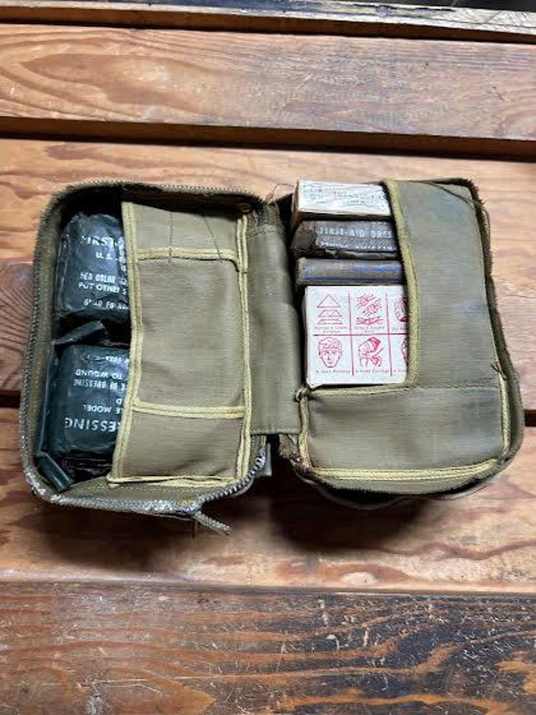航空機用救急箱 AIRLINE FIRST AID KIT薬品未同梱・昭和レトロ il_1080xN.7564268213_64w7.jpg