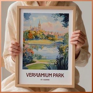 Póster del Parque Verulamium, Impresión de viaje a St Albans, Arte mural vintage, Paisaje urbano de Hertfordshire, Arte minimalista, Decoración de viaje retro, C35-860