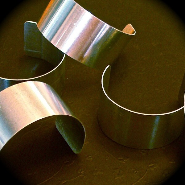 1 - 1/2 inch Wide - QTY 12 - CURVED - 3003 Strong Aluminum Cuff Bracelet Blanks