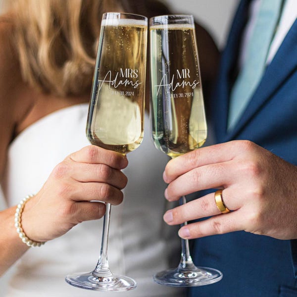 Personalized Wedding Champagne Flutes Set of 2: Engraved Mr & Mrs Toasting Glasses