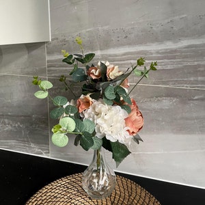 Elfenbein Hortensie und Rose mit rosa Pfingstrose | Blumen mit Eukalyptus und viel Grün | Elegante Haus- und Hochzeitsdeko & | Blumenschmuck
