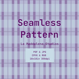 Puede incluir: Diseño de patrón sin costuras en tonos morados y lavanda, con una cuadrícula tipo cuadros. El texto "Seamless Pattern" se muestra en negrita, en morado oscuro. El texto adicional incluye "La Maddalena Studios" y detalles del archivo.