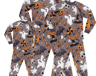 ハロウィンパーティーのパジャマ。家族で着られるパジャマ。カボチャとドクロのロゴ。カラフルなコスチューム。家族お揃いの衣装。怖い幽霊とコウモリのプリント。