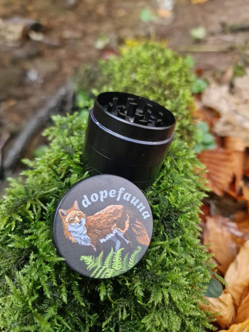Woodland Wildlife Animals & Nature 5-Piece Collection: Herbal Grinder, Ashtray, Stash Jar, Pipe, Rolling tray gift image 11