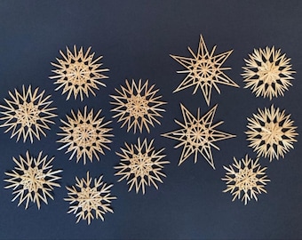 12 Strohsterne mit Aufhänger