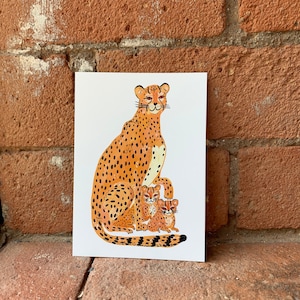 Familie der Geparden, Wildkatze Illustration - A6 Postkarte, Mini Kunstdruck. Gepard Mama