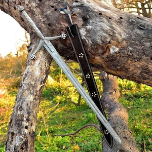 Épée Viking faite main | Fabriqué par des forgerons experts | Cadeaux pour lui | Épée forgée à la main | Équilibre trempé à l&#39;eau cadeau personnalisé épées personnalisées