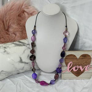 Violet tone necklace